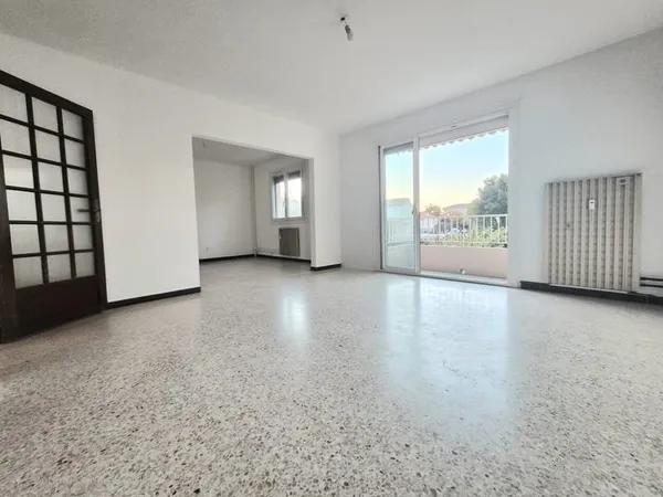 Appartement avec balcon + GARAGE