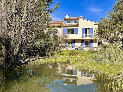 Maison 10 pièces 350 m²