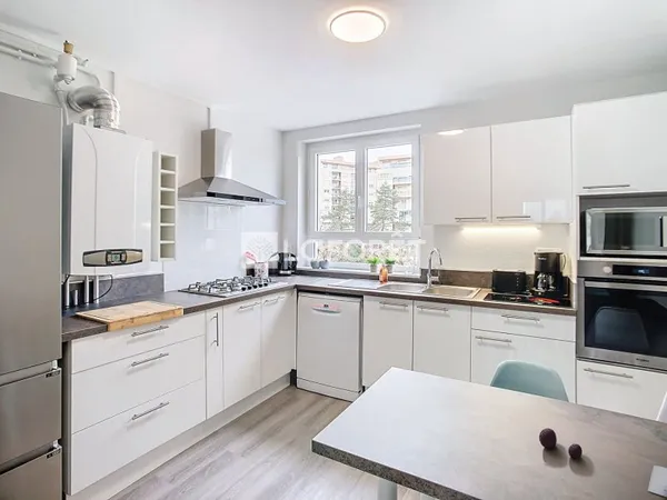 Appartement 1 pièce 83 m²