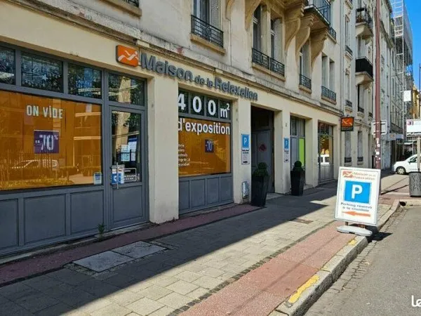 Local commercial 453 m²