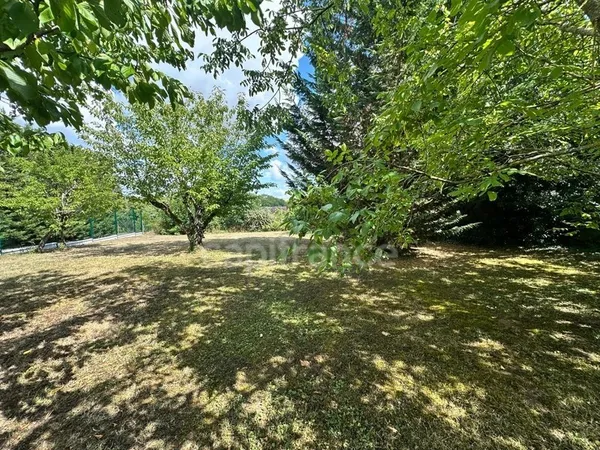 Terrain à vendre AUXERRE (89) de 714 m2 clos garage portail