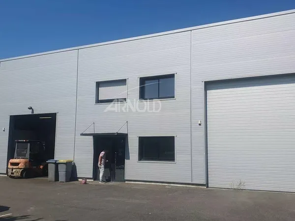 ENTREPOT ET BUREAU A LOUER 260 M²
