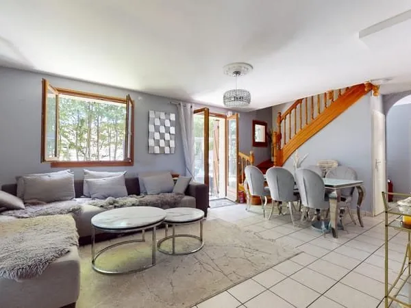 Maison Chateaufarine de 163 m2