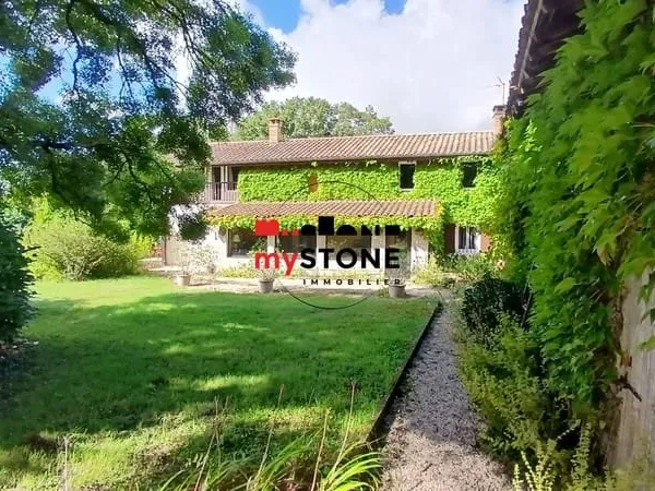 SAVIGNEUX - Ferme rénovée 182 m² - 4CH avec grand terrain