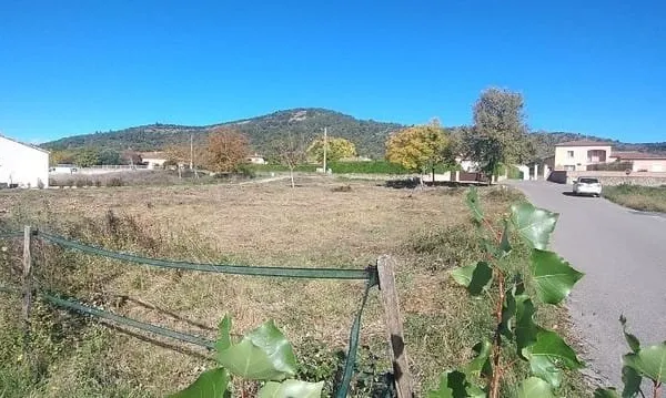 Terrain 965 m²