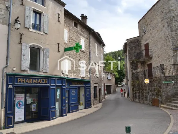 Immeuble 415 m2 avec local commercial libre