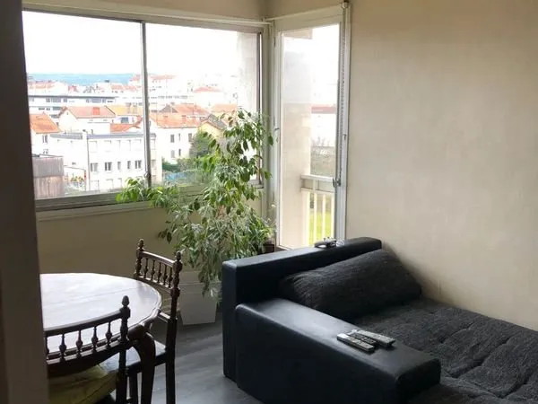 F3 rénové 57 m² - 2 chambres - Avenue des Paulines