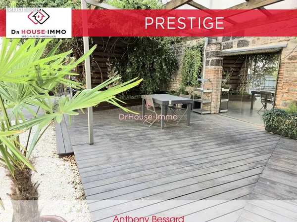 Villa 7 pièces 261 m²