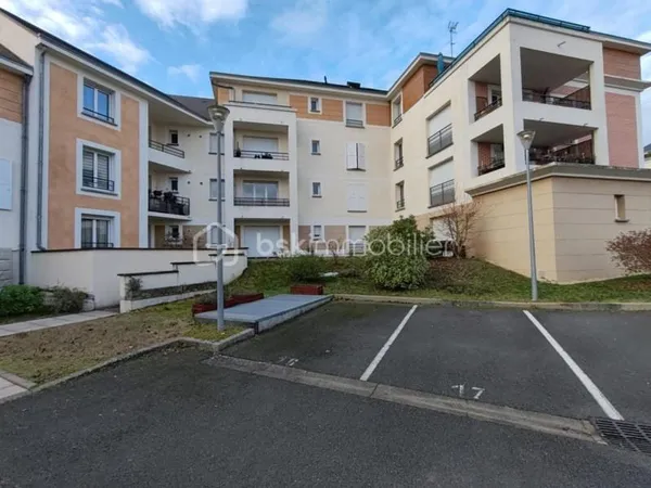Appartement T3 avec cave et place de parking de 2015
