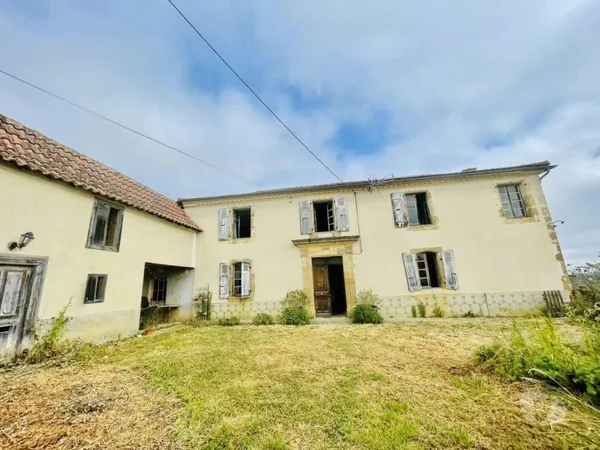 Propriété Romantique Ancienne avec Vue Spectaculaire sur les P