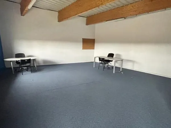 GAZERAN (78) - BUREAUX A VENDRE 180M²