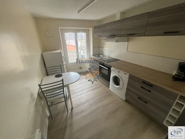 Location appartement T1 bis meublé, Saint Affrique, centre