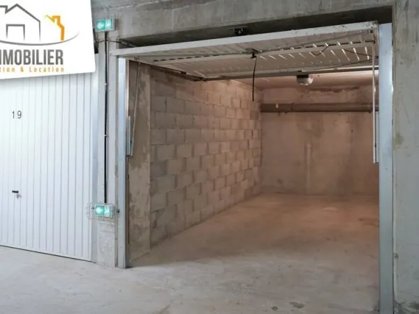Garage à Louer
