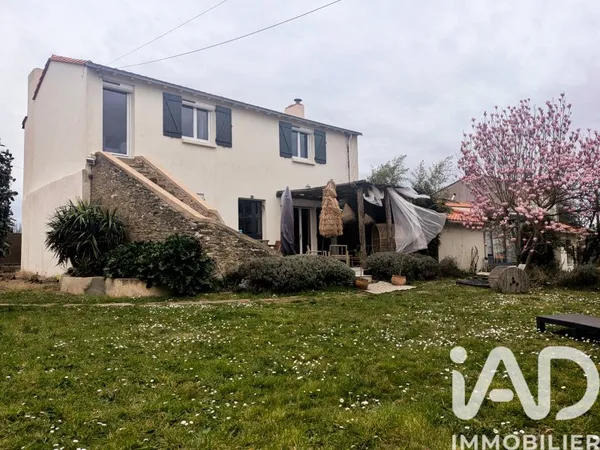 Maison 9 pièces 205 m²