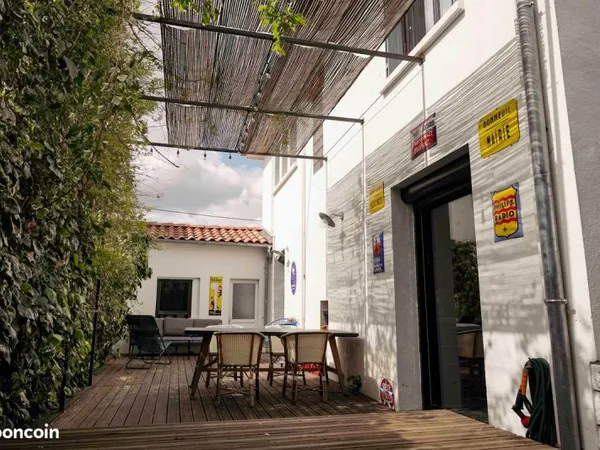 Maison + bureau indépendant