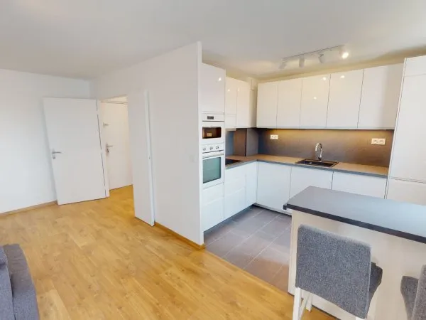 A louer à EVRY-COURCOURONNES, appartement de 2 pièces MEUBLE avec box en sous-sol
