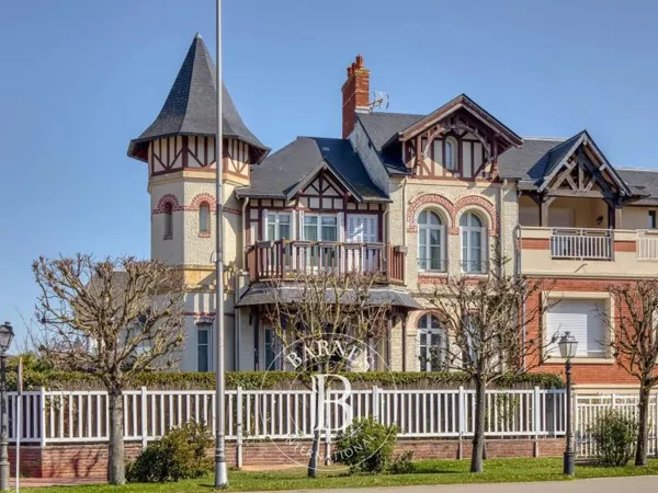 EXCLUSIVITE - DEAUVILLE CENTRE - VILLA 5 CHAMBRES -
