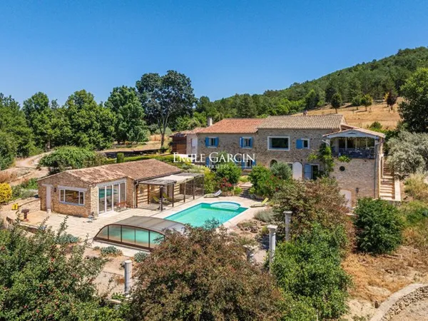 A vendre - Propriété d'exception - Au coeur du Luberon - 3,5 ha