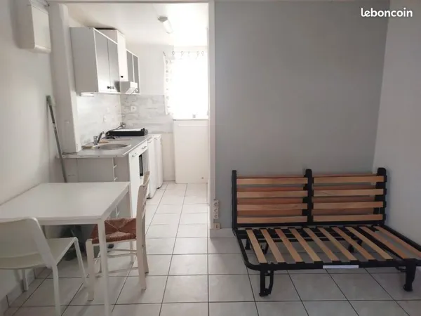 Studio 18 M2 meublé à louer