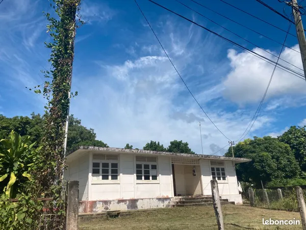 Maison T4 sur un terrain de 2224 M2 dans un quartier calme