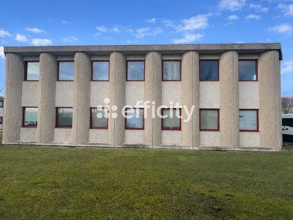 Commerce 800 m²