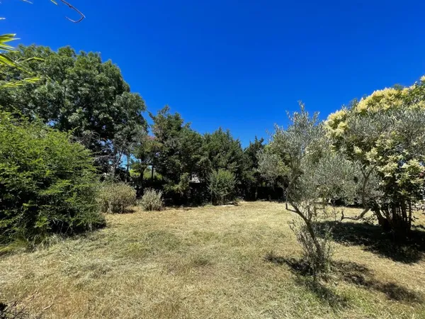 Terrain à bâtir plat viabilisé 1000m2 au calme