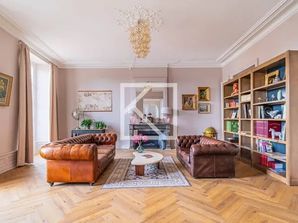 Maison 18 pièces 362 m²