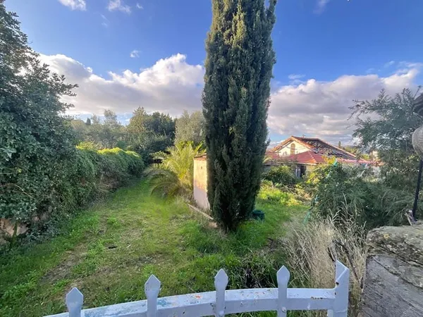 La Seyne-sur-Mer ? Quartier Tortel ? Terrain 570 m² avec maison à rénover ? Zone UC ? Piscinable