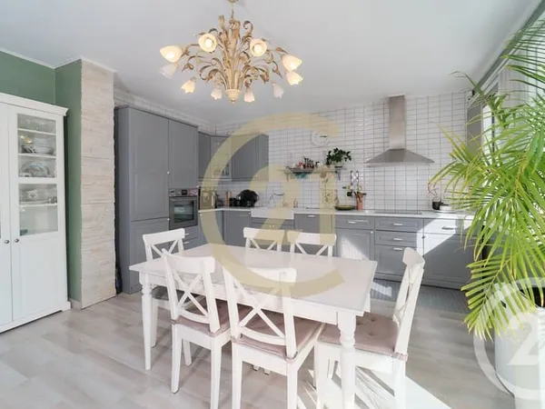Appartement 4 pièces 98 m²