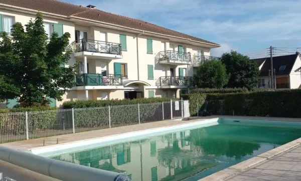 : Beau T2 avec balcon, parking,piscine