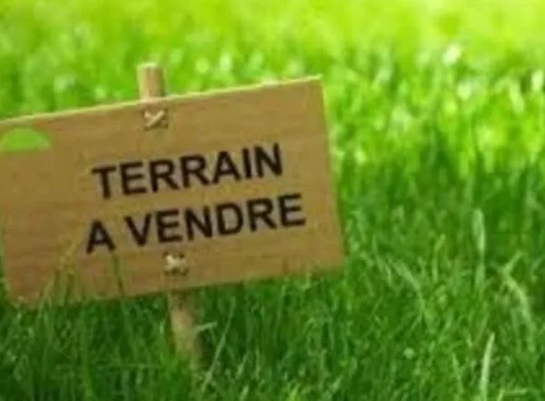 Dernier très beau terrain constructible a 32.5 le m²dans un endroit calme à St Christophe enBresse