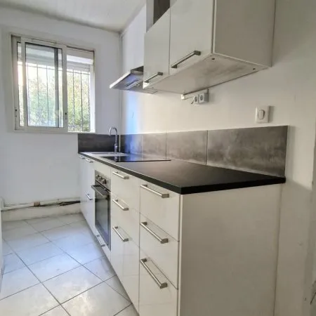 Local professionnel en RDC Quartier Baille/Lodi (Marseille