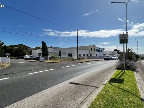 Local commercial 640 m² ROYAN