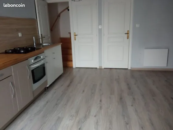 Duplex F4 - Bourg de Regny à 20 min de Roanne et à 1h de Lyon