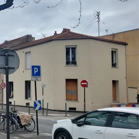Imeuble indépendant avec 4 F2