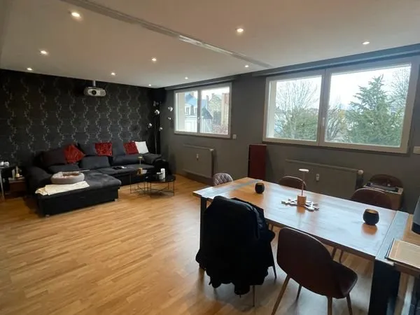 T4 meuble de 94m2 au sol, en duplex, centre ville, 1340 charges comprises