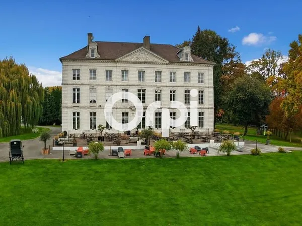Maison 9 pièces 1600 m²