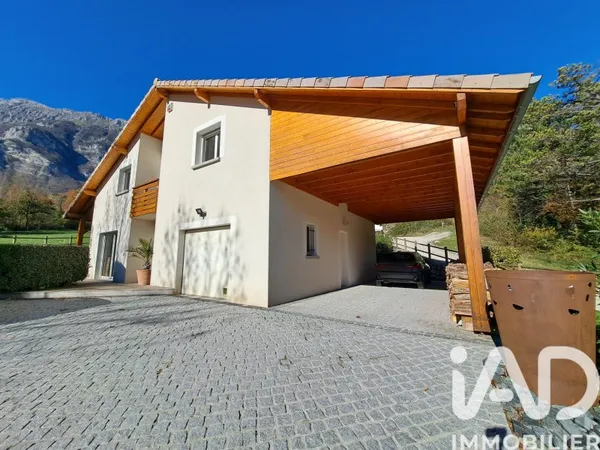 Maison 5 pièces 143 m²