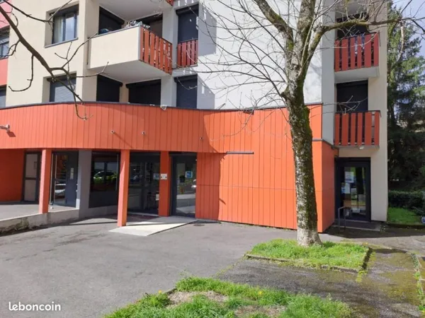 Local bureaux 56 m²