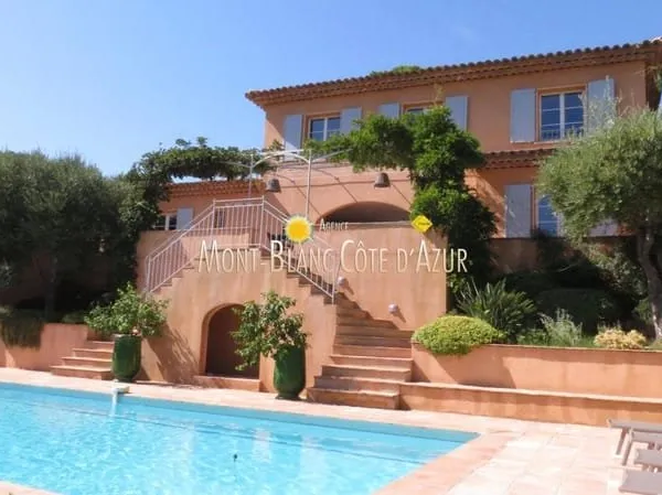 Villa 5 pièces 200 m²