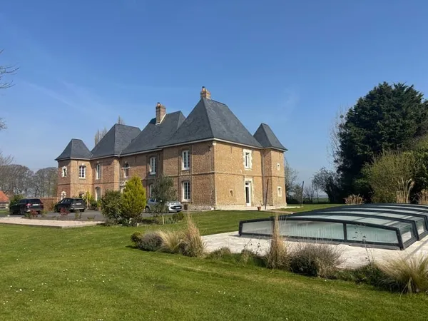 Ensemble immobilier comprenant un Manoir et 4 gites