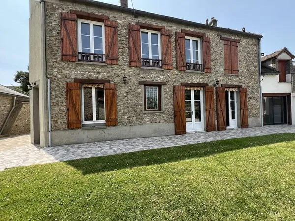 ORPHIN , 8 mn de Rambouillet idéal collectionneur voitures