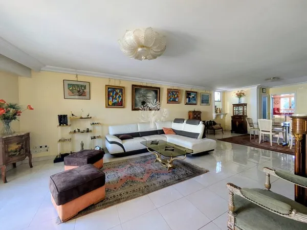 Appartement T4 à deux pas du centre-ville de Sanary avec asc