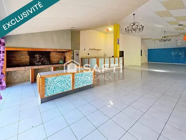 Excellente visibilité pour ce vaste local commercial