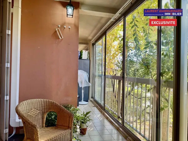 Vends appartement avec balcon