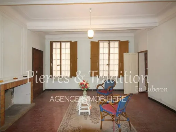Au coeur du Luberon, belle maison de ville de caractère
