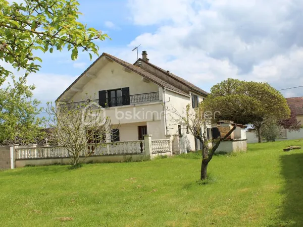 Maison 13 pièces 238 m²