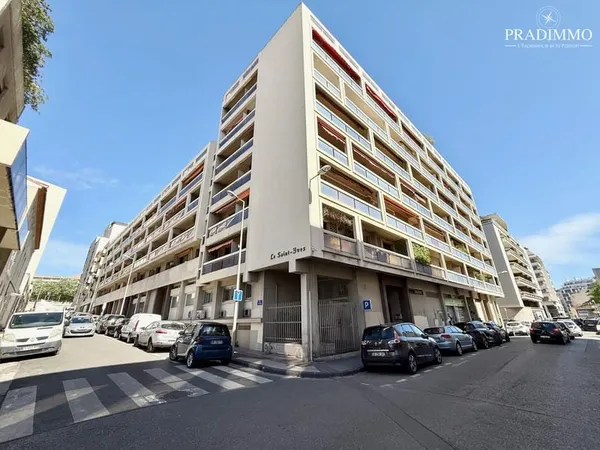 Local commercial 63 m2 Marseille 8ème + garage