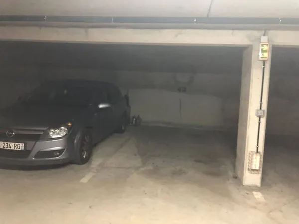 Parking 12 m²
