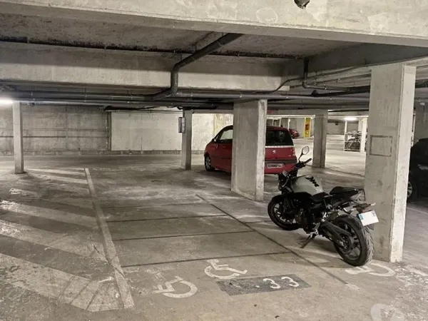 Parking motos scooters - Tram C Emile Counord